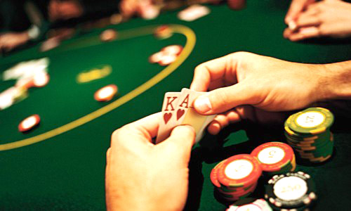 德州扑克成投资人标配,牌桌上的博弈恰似风投市场